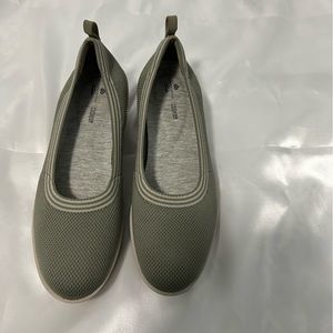 CLARKS CLOUDSTEPPERS CUSHION SOFT KNIT WEDGES 9.5 DUSTY OLIVE